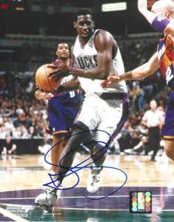 Autographed TIM THOMAS 8X10 Milwaukee Bucks Photo