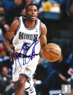 Autographed TYUS EDNEY 8X10 Sacramento Kings Photo