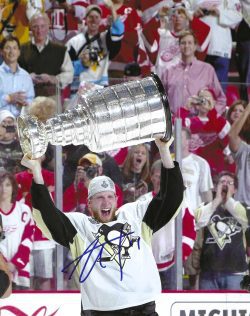 Autographed JORDAN STAAL 8x10 Pittsburgh Penguins Photo