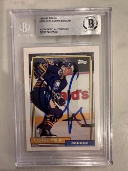 Signed Alexander Mogilny Buffalo Sabres 1992-93 Topps card #382 Beckett Slabbed