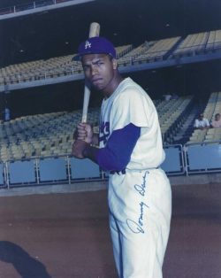 AUTOGRAPHED TOMMY DAVIS 8x10 Los Angeles Dodgers Photo