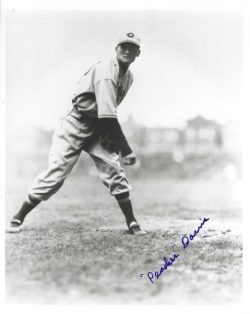 AUTOGRAPHED PEACHES DAVIS 8X10 Cincinnati Reds Photo