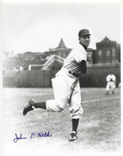 AUTOGRAPHED JOHN HETKI 8X10 Cincinnati Reds Photo