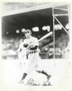 AUTOGRAPHED EDDIE LAKE 8X10 Detroit Tigers Photo
