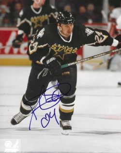 Autographed RICHARD MATVICHUK 8X10 Dallas Stars Photo