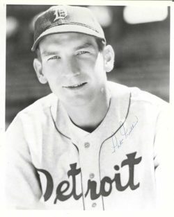 AUTOGRAPHED PAT MULLIN 8X10 Detroit Tigers Photo