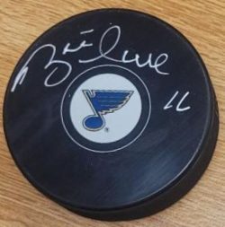 Autographed BRETT HULL St. Louis Blues Hockey Puck