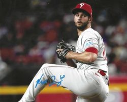 AUTOGRAPHED MAX LAZAR 8X10 Philadelphia Phillies Photo