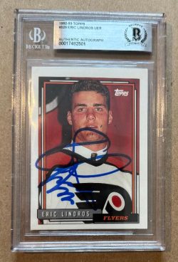 Autographed ERIC LINDROS Philadelphia Flyers 1992-93  Topps Card #529 BAS Beckett Slabbed