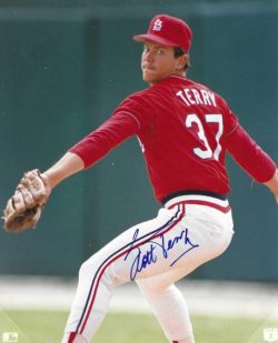 AUTOGRAPHED SCOTT TERRY 8X10 St. Louis Cardinals photo