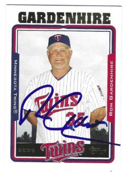 Autographed RON GARDENHIRE Minnesota Twins 2005 Topps Card