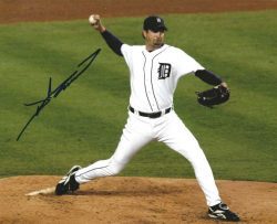 Autographed JASON GRILLI 8X10 Detroit Tigers Photo