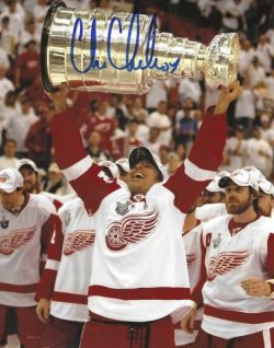 Autographed CHRIS CHELIOS 8X10 Detroit Red Wings Photo