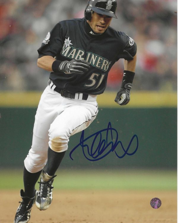AUTOGRAPHED ICHIRO SUZUKI 8X10 Seattle Mariners Photo HOF