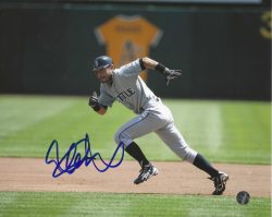AUTOGRAPHED ICHIRO SUZUKI 8X10 Seattle Mariners Photo HOF