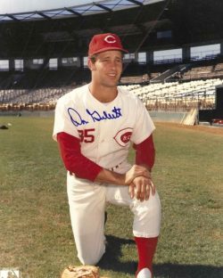 AUTOGRAPHED DON GULLETT 8x10 Cincinnati Reds Photo