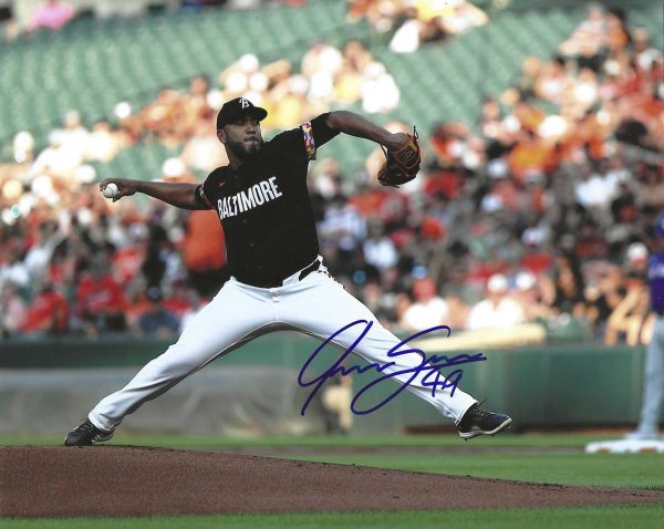 AUTOGRAPHED ALBERT SUAREZ 8X10 Baltimore Orioles Photo