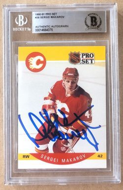 Autographed SERGEI MAKAROV Calgary Flames 1990-91 Pro Set Card #38 Beckett Slabbed