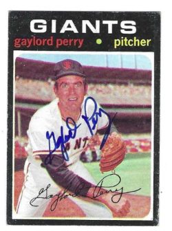 Autographed GAYLORD PERRY San Francisco Giants 1971 Topps Card