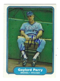 Autographed GAYLORD PERRY Atlanta Braves 1982 Fleer Card