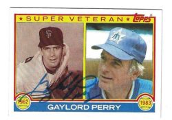 Autographed GAYLORD PERRY Seattle Mariners 1983 Topps Card