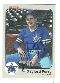 Autographed GAYLORD PERRY Seattle Mariners 1983 Fleer Card