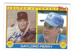 Autographed GAYLORD PERRY Seattle Mariners 1983 Topps Card