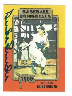 Autographed  DUKE SNIDER Brooklyn Dodgers 1980 Baseball Immortals Card