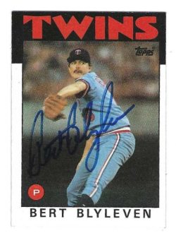 Autographed BERT BLYLEVEN Minnesota Twins 1986 Topps Card
