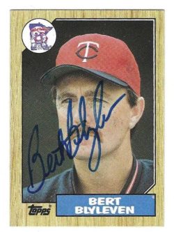 Autographed BERT BLYLEVEN Minnesota Twins 1987 Topps Card