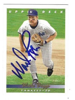 Autographed WADE BOGGS New York Yankees 1993 Upper Deck Card
