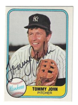 Autographed TOMMY JOHN New York Yankees 1981 Fleer card