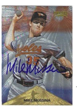 Autographed MIKE MUSSINA Baltimore Orioles 1996 Pinnacle Starburst Card