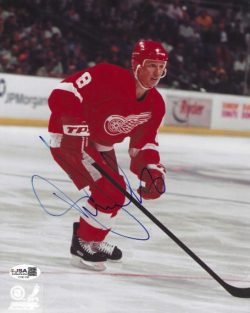 Autographed IGOR LARIONOV 8x10 Detroit Red Wings Photo JSA