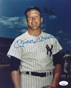 Autographed MICKEY MANTLE 8X10 New York Yankees Photo JSA