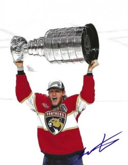 Autographed EETU LUOSTARINEN 8x10 Florida Panthers Photo