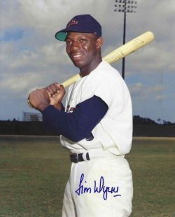 AUTOGRAPHED JIM WYNN 8x10 Houston Astros Photo