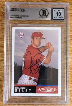 Signed CHASE UTLEY Philadelphia Phillies 2002 Topps Total Card #486 Beckett Slabbed 10