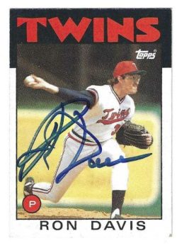 Autographed RON DAVIS Minnesota Twins 1986 Topps Card