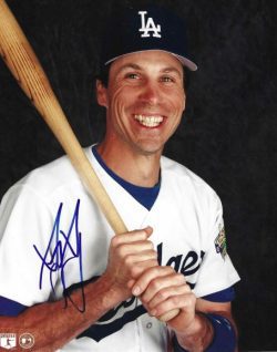 AUTOGRAPHED GREG GAGNE 8x10 Los Angeles Dodgers photo