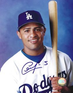 AUTOGRAPHED CESAR IZTURIS 8X10 Los Angeles Dodgers photo