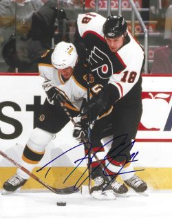 Autographed DAYMOND LANGKOW 8X10 Philadelphia Flyers Photo