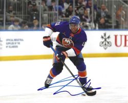 Autographed ANTHONY DUCLAIR 8X10 New York Islanders Photo