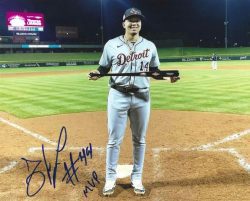 AUTOGRAPHED THAYRON LIRANZO 8x10 Detroit Tigers Photo