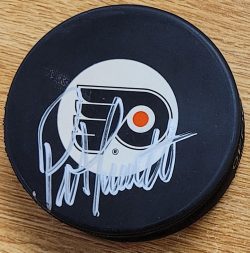Autographed PETER LAVIOLETTE Philadelphia Flyers Hockey Puck