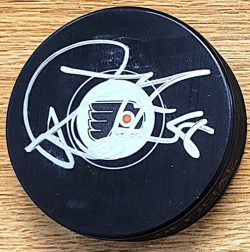 Autographed ROBERT HAGG Philadelphia Flyers Hockey Puck