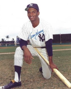 AUTOGRAPHED  JERRY KENNEY 8x10 New York Yankees Photo