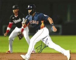 AUTOGRAPHED PEDRO LEON 8X10 Houston Astros Photo