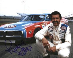 Auotgraphed RICHARD PETTY 8X10 NASCAR Photo