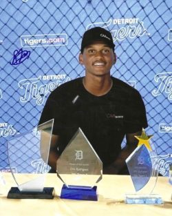 AUTOGRAPHED CRIS RODRIGUEZ 8x10 Detroit Tigers Photo